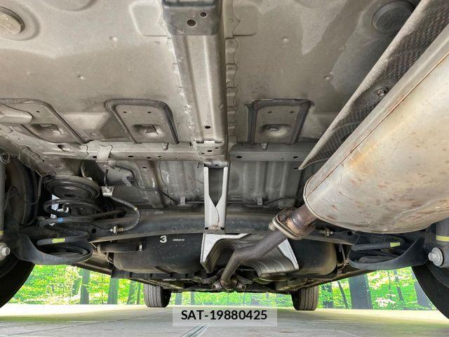 Toyota ISIS 2013-09 8036093-19