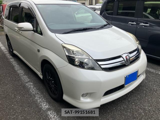 Toyota ISIS 2015-06 8036094-0