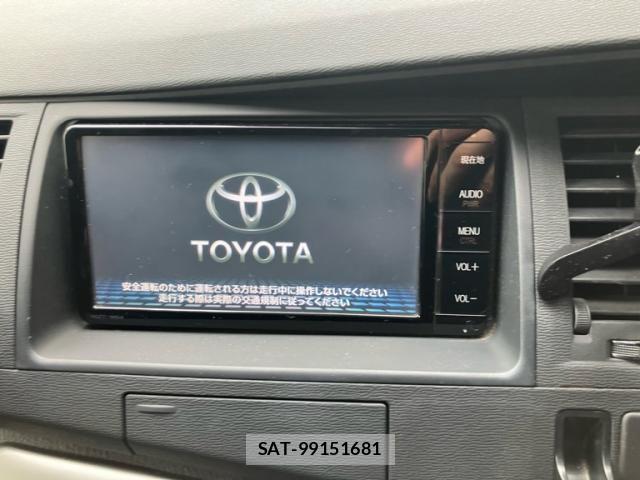 Toyota ISIS 2015-06 8036094-10