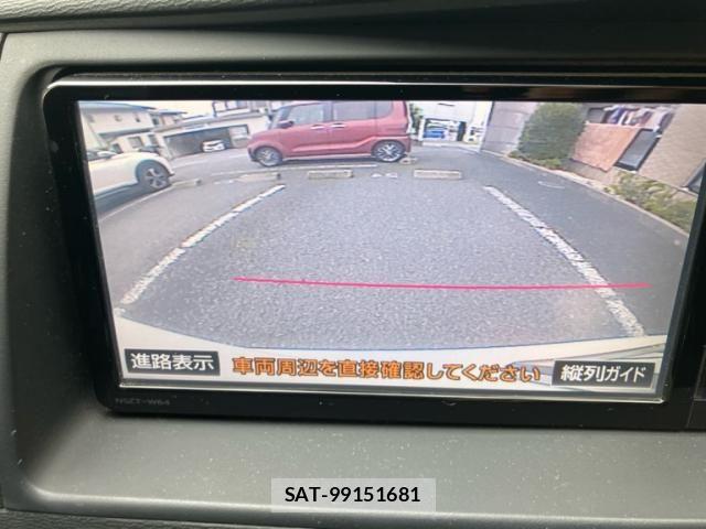 Toyota ISIS 2015-06 8036094-12