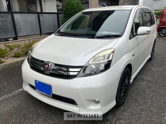 Toyota ISIS 2015-06 8036094-1