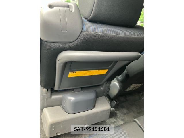 Toyota ISIS 2015-06 8036094-19