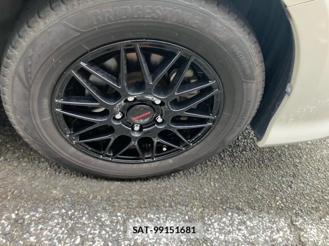 Toyota ISIS 2015-06 8036094-4