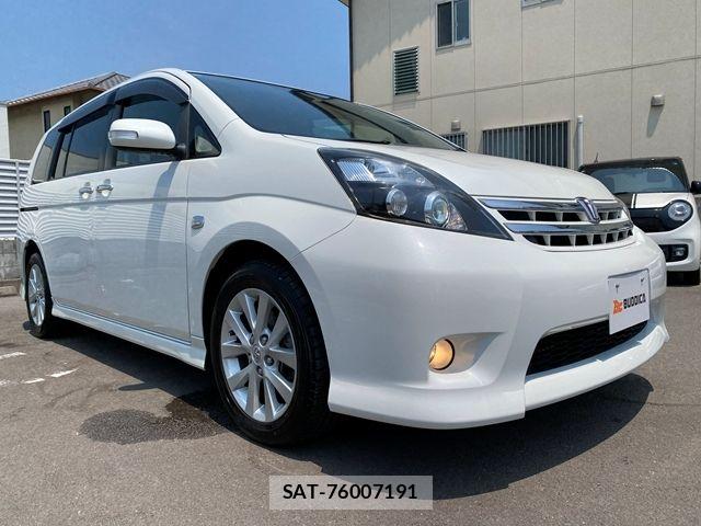 Toyota ISIS 2011-02 8099744-1