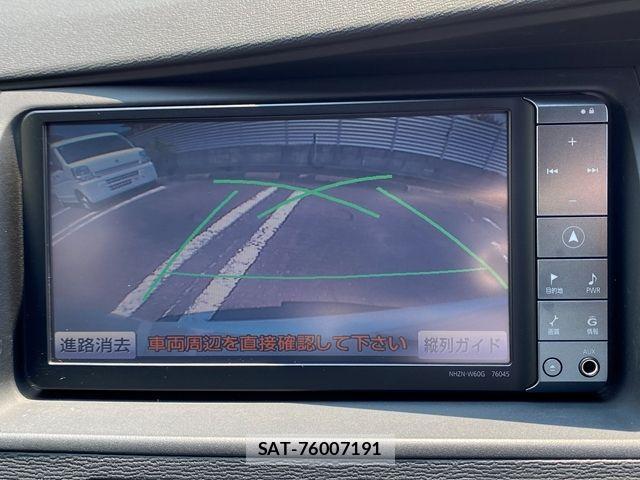 Toyota ISIS 2011-02 8099744-22