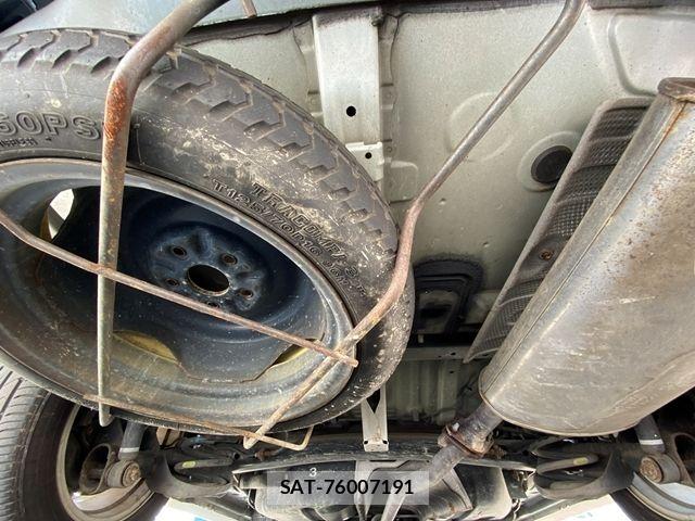 Toyota ISIS 2011-02 8099744-25