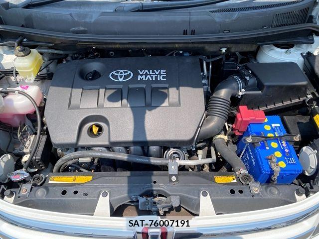 Toyota ISIS 2011-02 8099744-28