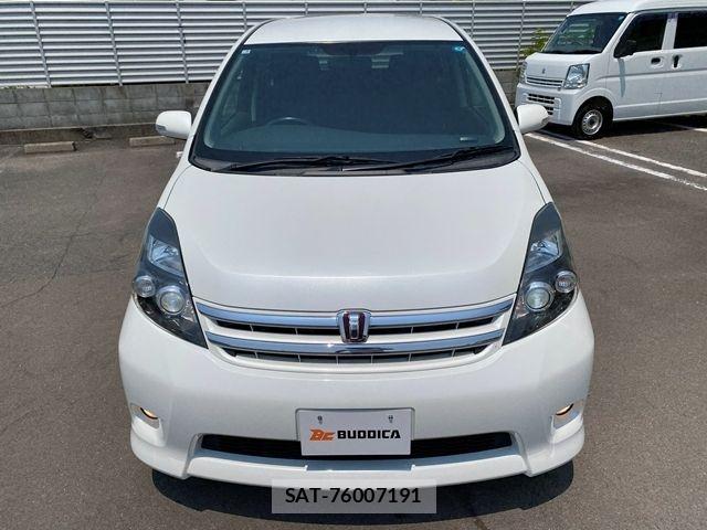 Toyota ISIS 2011-02 8099744-2