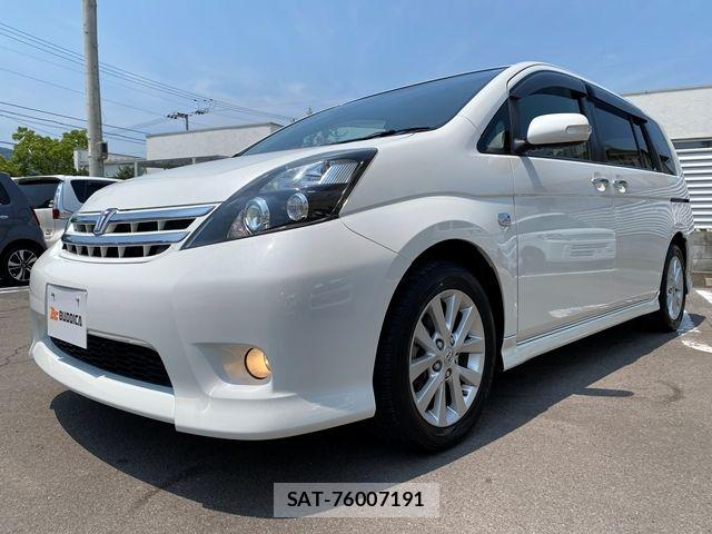 Toyota ISIS 2011-02 8099744-3