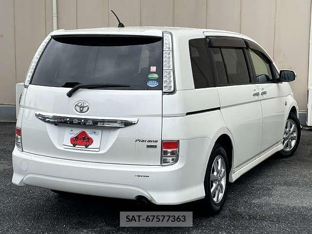 Toyota ISIS 2012-06 8099742-2