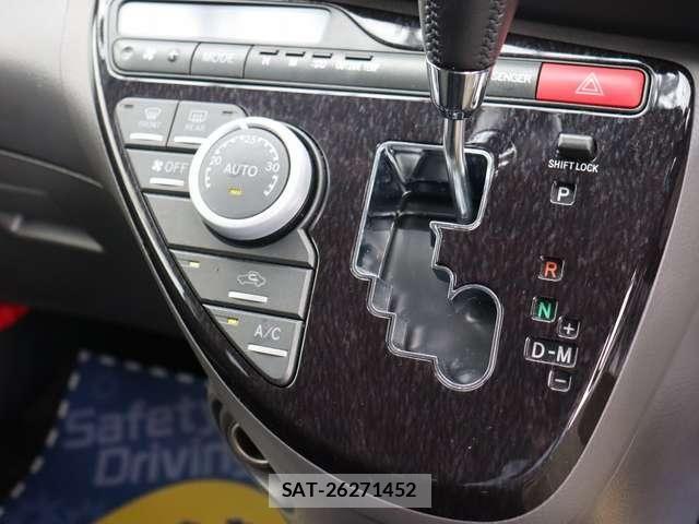 Toyota ISIS 2005-02 8099741-9