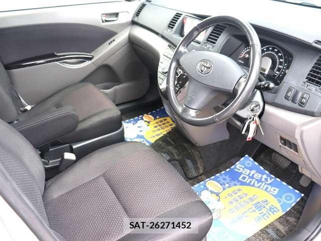 Toyota ISIS 2005-02 8099741-13
