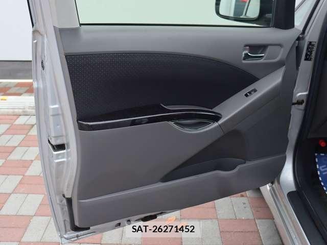 Toyota ISIS 2005-02 8099741-17