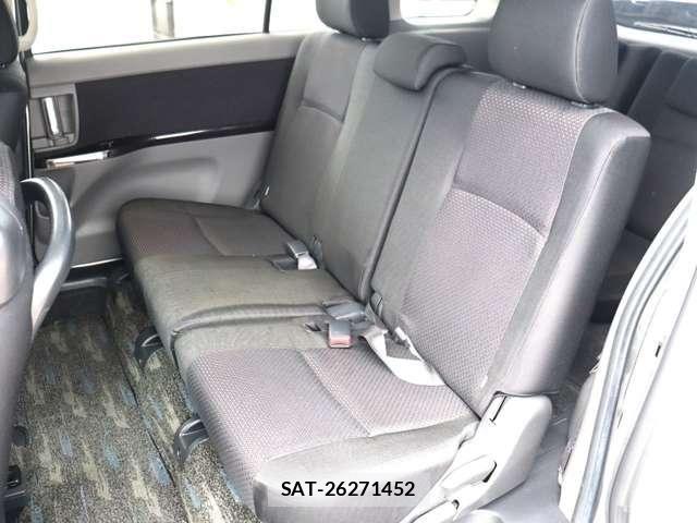 Toyota ISIS 2005-02 8099741-21