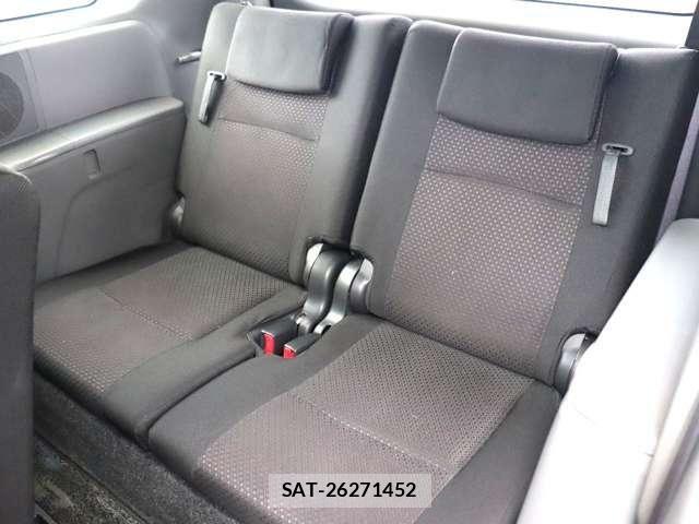 Toyota ISIS 2005-02 8099741-22