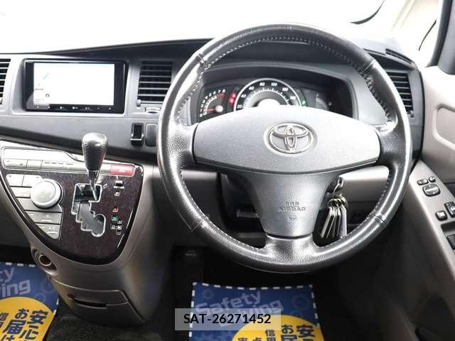Toyota ISIS 2005-02 8099741-4