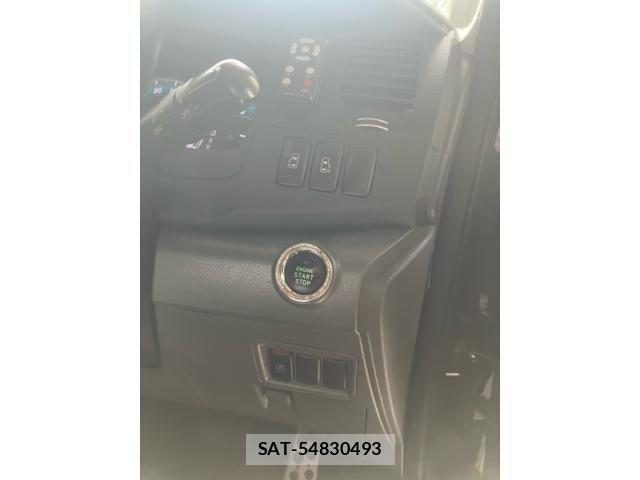 Toyota ISIS 2009-11 8145935-20