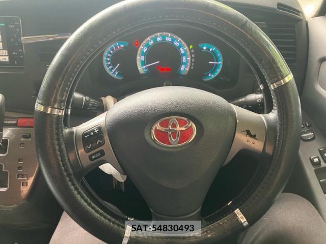 Toyota ISIS 2009-11 8145935-21
