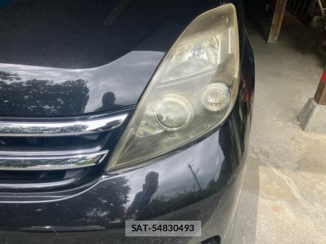 Toyota ISIS 2009-11 8145935-3