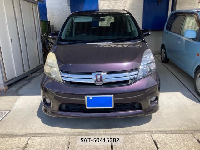 Toyota ISIS 2011-10 8158606-0