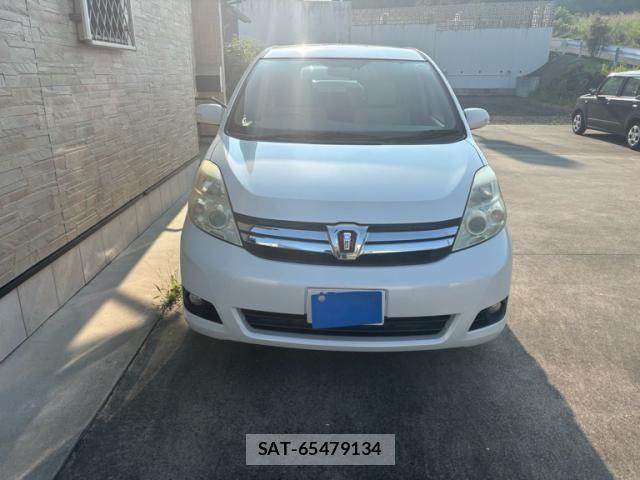 Toyota ISIS 2011-09 8245486-0