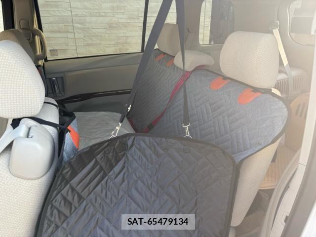Toyota ISIS 2011-09 8245486-7
