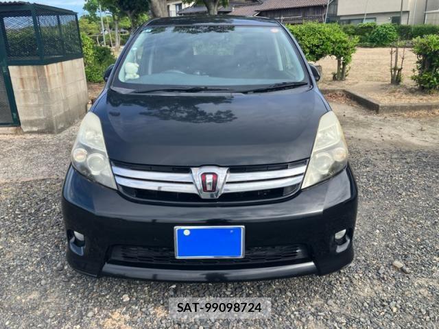 Toyota ISIS 2012-02 8245485-0