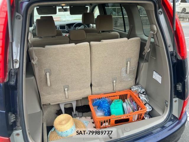 Toyota ISIS 2005-03 8245487-12