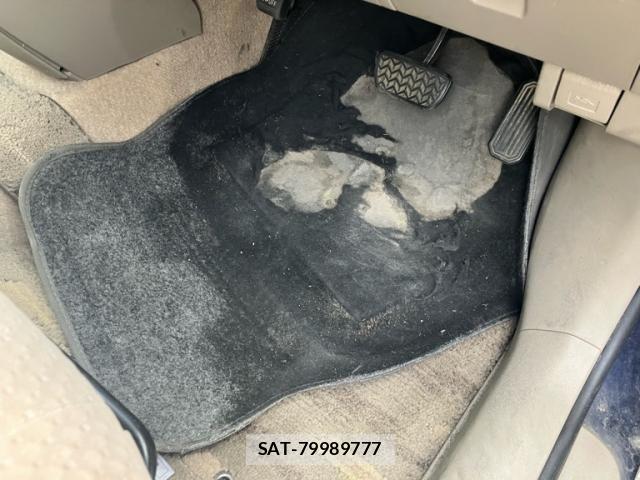 Toyota ISIS 2005-03 8245487-17