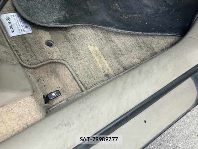 Toyota ISIS 2005-03 8245487-18