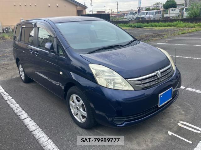Toyota ISIS 2005-03 8245487-1