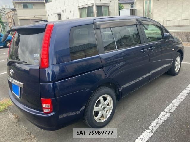 Toyota ISIS 2005-03 8245487-2