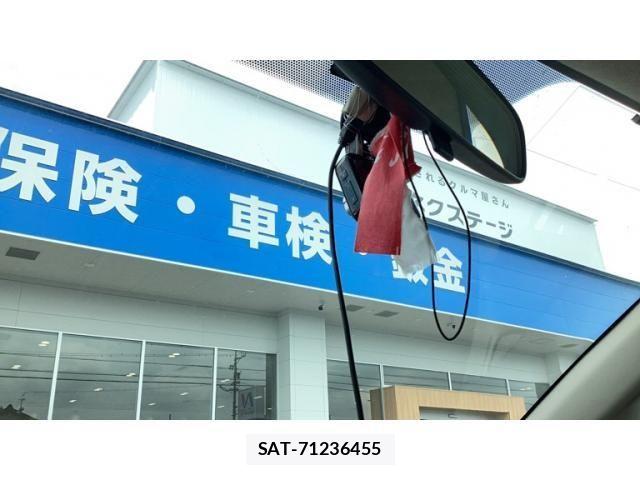 Toyota ISIS 2008-05 8314883-10