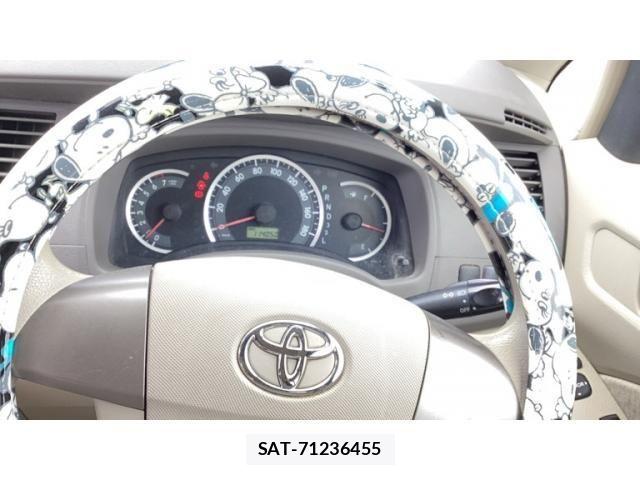 Toyota ISIS 2008-05 8314883-12