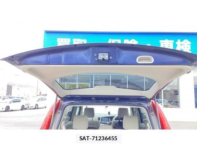 Toyota ISIS 2008-05 8314883-21