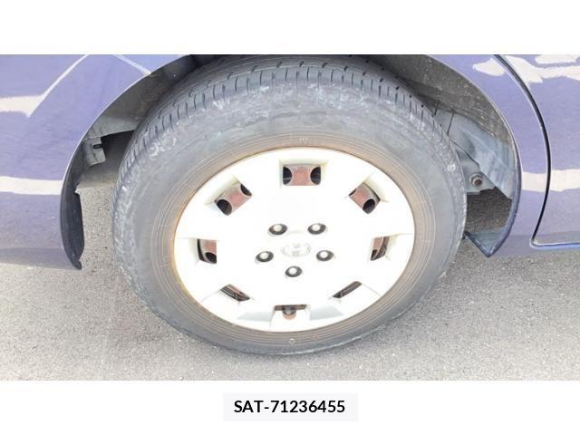 Toyota ISIS 2008-05 8314883-3
