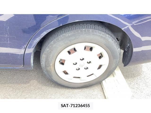 Toyota ISIS 2008-05 8314883-4