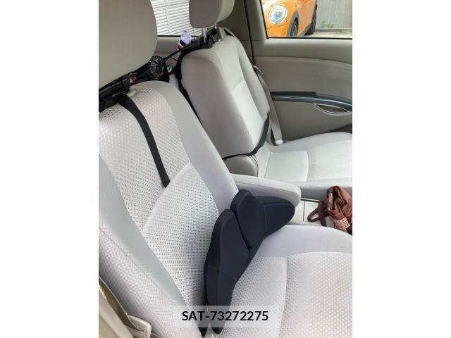 Toyota ISIS 2010-02 8314885-11