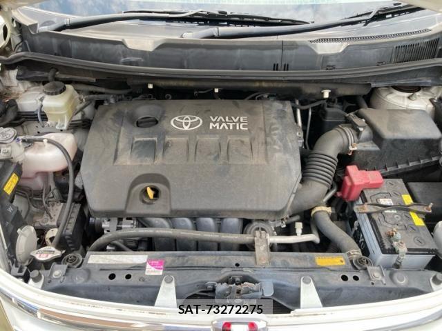 Toyota ISIS 2010-02 8314885-21