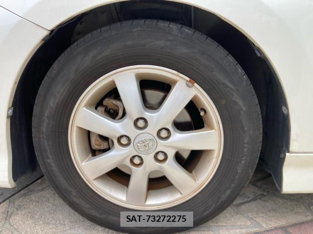 Toyota ISIS 2010-02 8314885-6