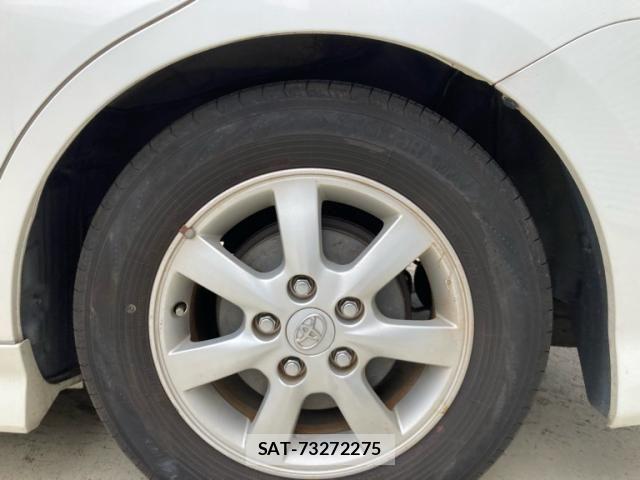 Toyota ISIS 2010-02 8314885-7