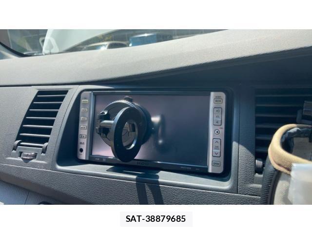 Toyota ISIS 2006-11 8314882-12