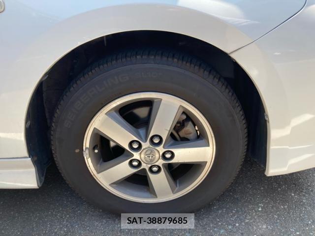 Toyota ISIS 2006-11 8314882-4