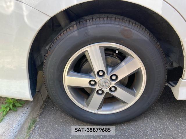 Toyota ISIS 2006-11 8314882-5