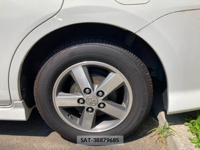 Toyota ISIS 2006-11 8314882-6