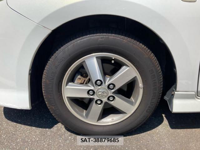 Toyota ISIS 2006-11 8314882-7