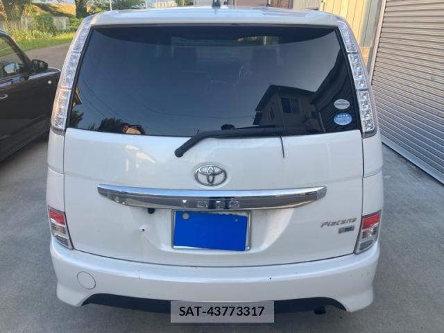Toyota ISIS 2012-01 8336287-9