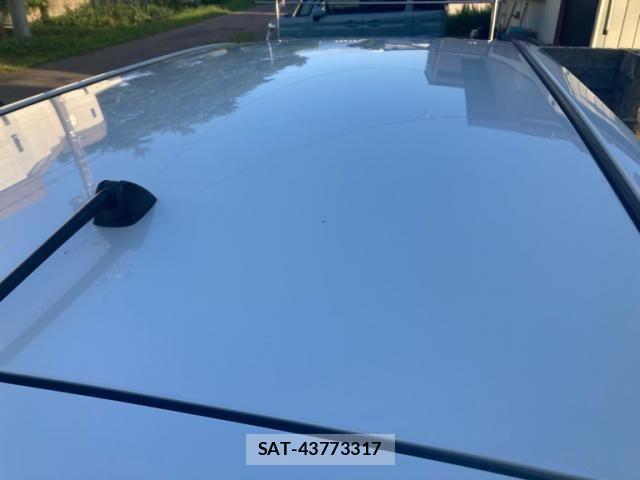 Toyota ISIS 2012-01 8336287-12