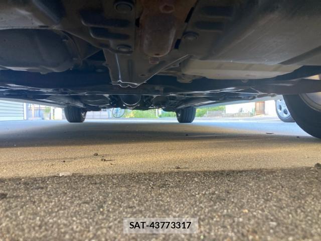 Toyota ISIS 2012-01 8336287-5