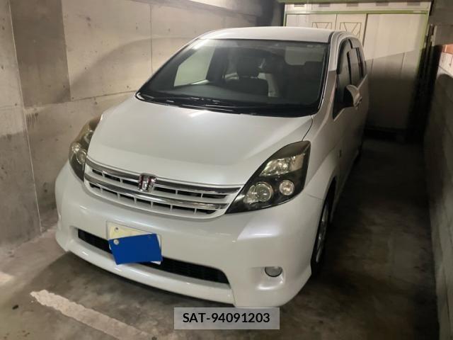 Toyota ISIS 2009-11 8336289-0